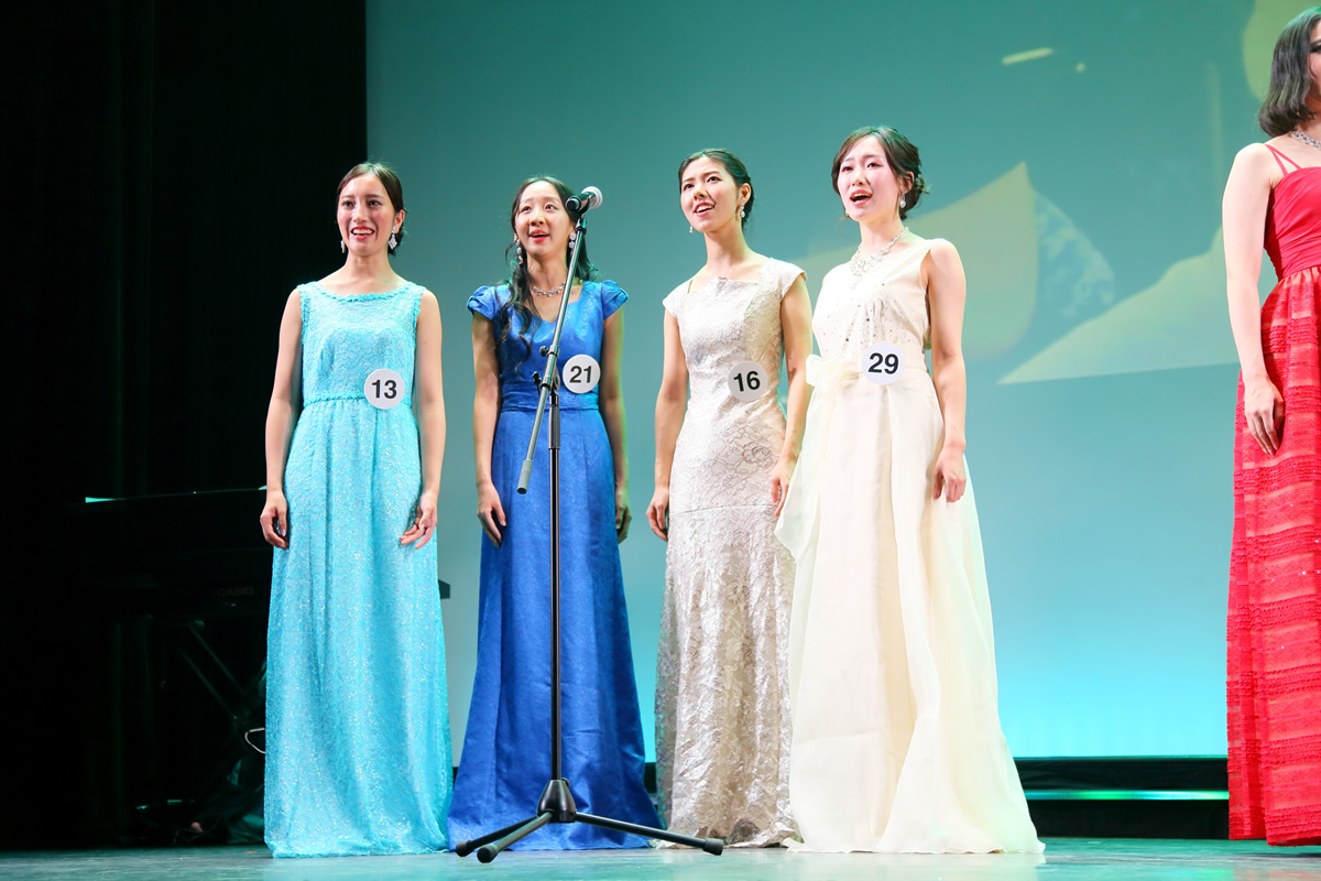 ミス・ワールド・ジャパン2023大阪代表 圓奈遥夏、日本大会における、ファイナリスト選抜によるタレントショーのステージでは、特技の歌を披露し大会を盛り上げました